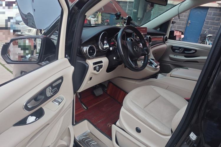 Used Mercedes-Benz V-Class 2016 V 260 Avantgarde Edition Driver Seat
