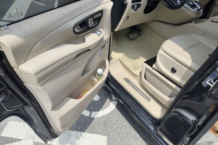 Used Mercedes-Benz V-Class 2016 V 260 L Prestige Extended Edition Driver Seat