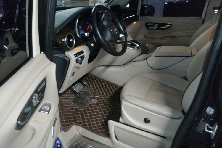 Used Mercedes-Benz V-Class 2016 V 260 L Prestige Extended Edition Driver Seat