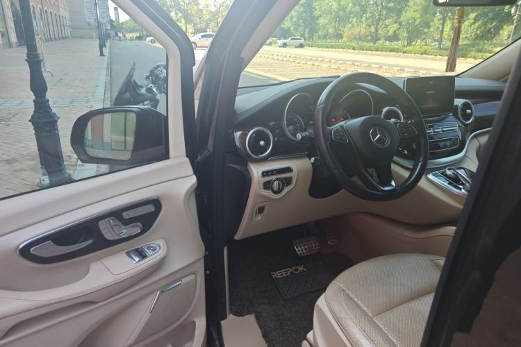 Used Mercedes-Benz V-Class 2016 V 260 Prestige Edition Driver Seat
