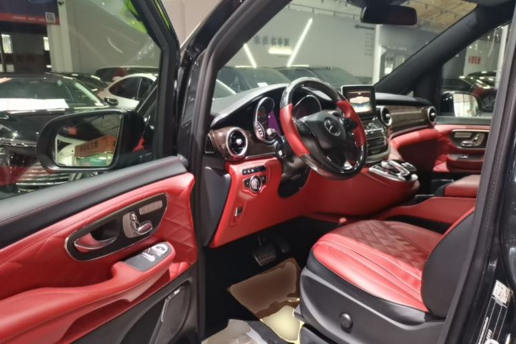 Used Mercedes-Benz V-Class 2016 V 260 L Prestige Extended Edition Driver Seat