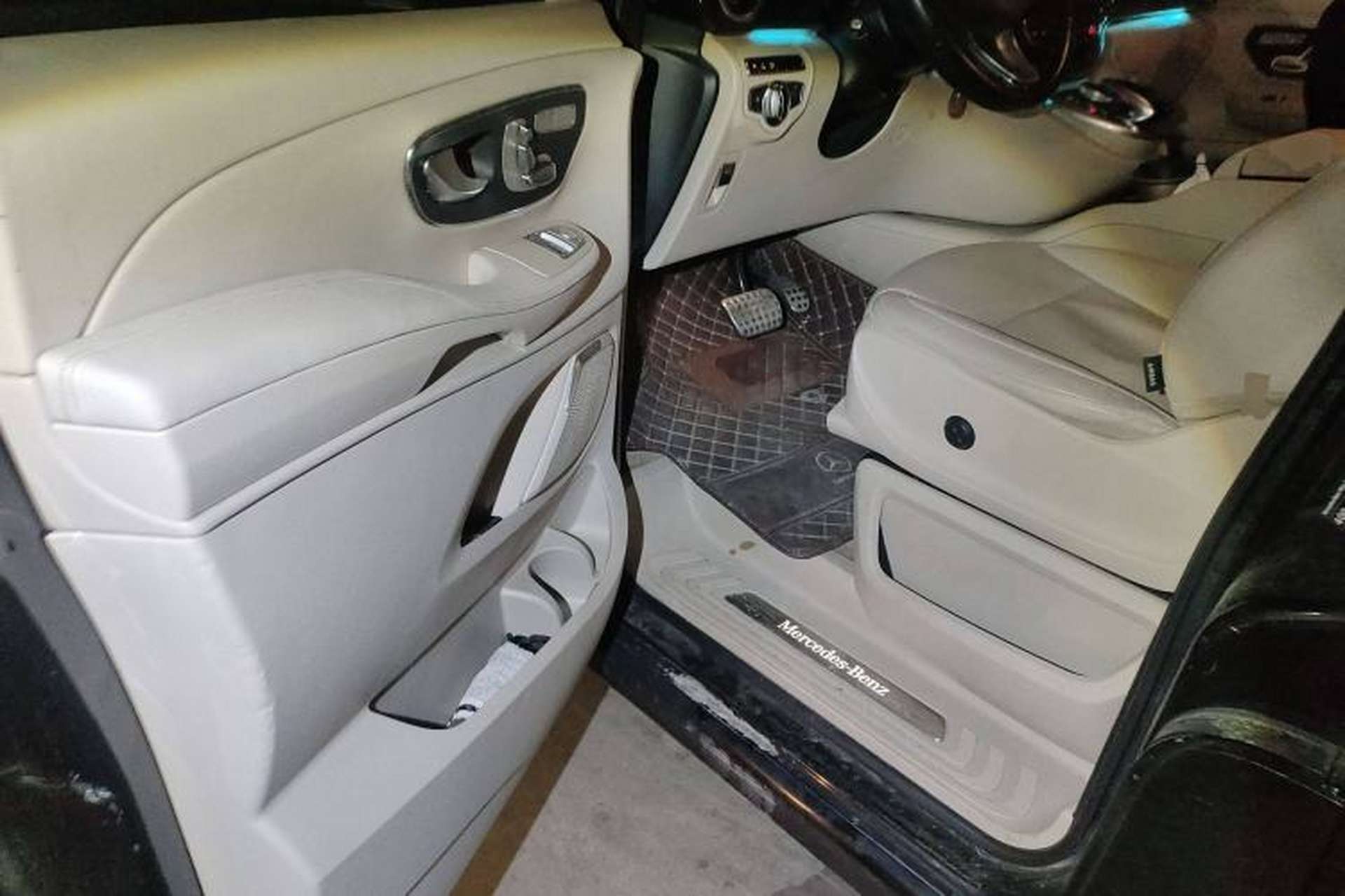 Used Mercedes-Benz V-Class 2016 V 260 L Prestige Extended Edition Driver Seat