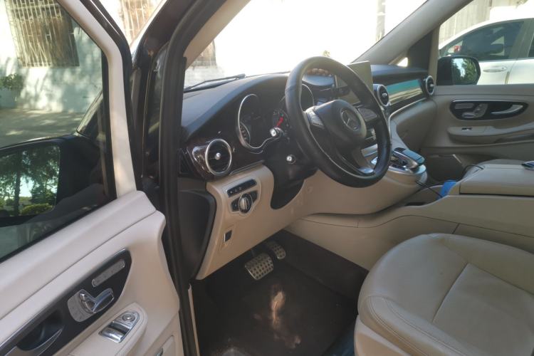 Used Mercedes-Benz V-Class 2016 V 260 L Prestige Extended Edition Driver Seat