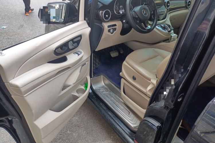 Used Mercedes-Benz V-Class 2016 V 260 L Prestige Extended Edition Driver Seat