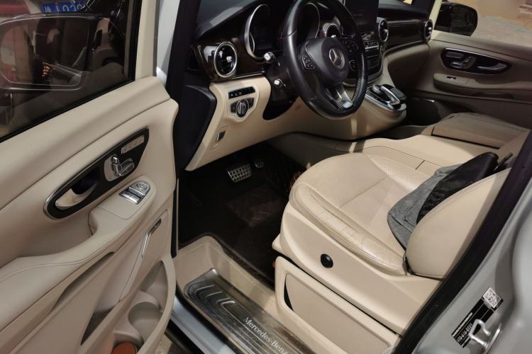 Used Mercedes-Benz V-Class 2016 V 260 Prestige Edition Driver Seat