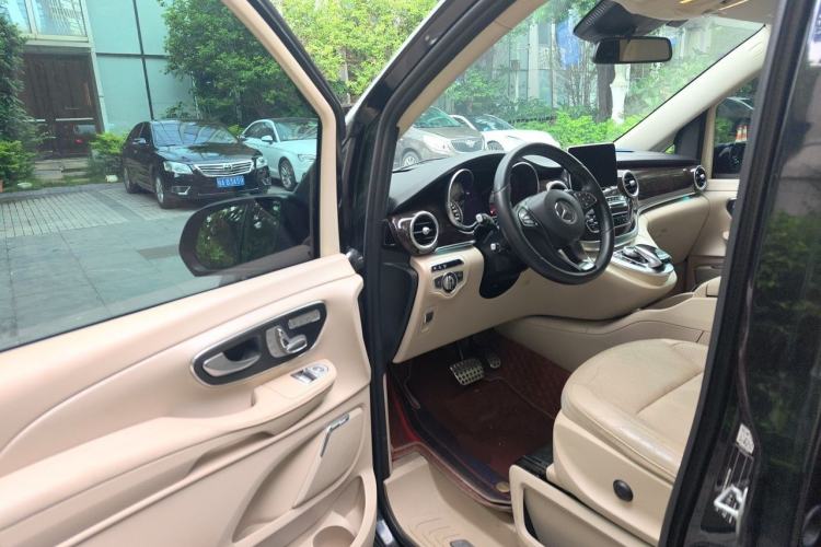 Used Mercedes-Benz V-Class 2016 V 260 Prestige Edition Driver Seat