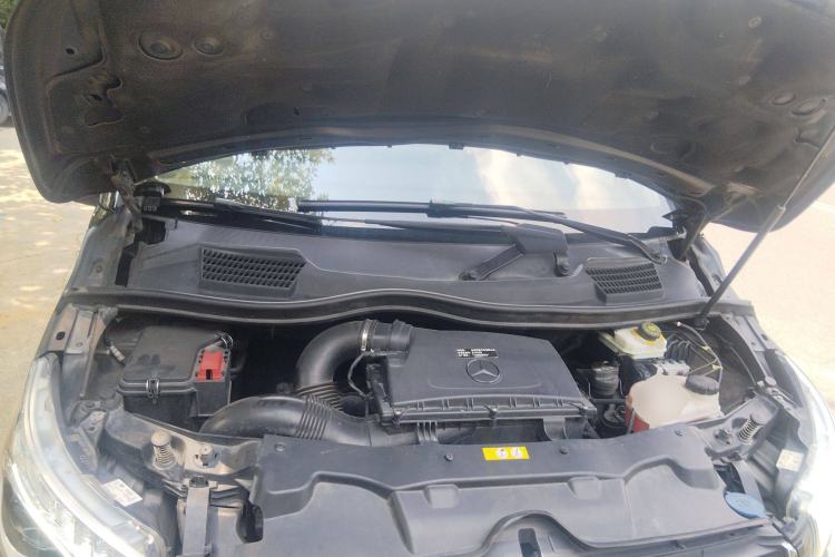 Used Mercedes-Benz V-Class 2016 V 260 L Prestige Extended Edition Engine Bay