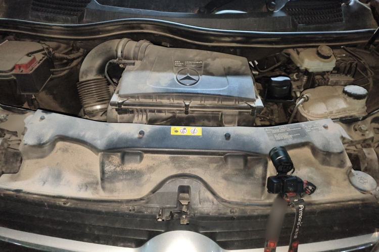 Used Mercedes-Benz V-Class 2016 V 260 Avantgarde Edition Engine Bay