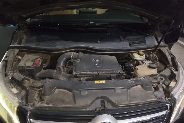Used Mercedes-Benz V-Class 2016 V 260 L Prestige Extended Edition Engine Bay