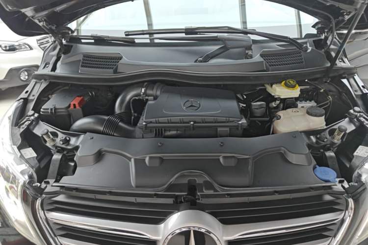 Used Mercedes-Benz V-Class 2016 V 260 L Prestige Extended Edition Engine Bay