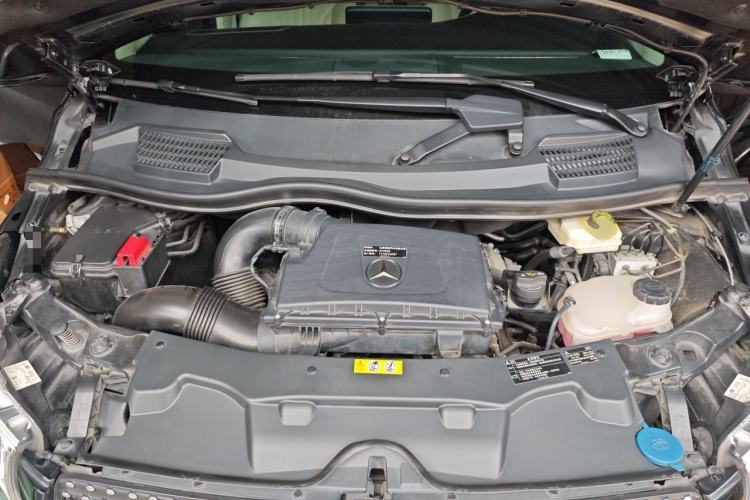 Used Mercedes-Benz V-Class 2016 V 260 Avantgarde Edition Engine Bay
