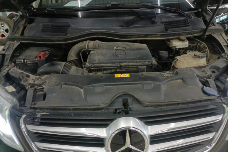 Used Mercedes-Benz V-Class 2016 V 260 L Prestige Extended Edition Engine Bay