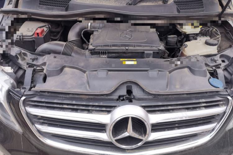 Used Mercedes-Benz V-Class 2016 V 260 Avantgarde Edition Engine Bay