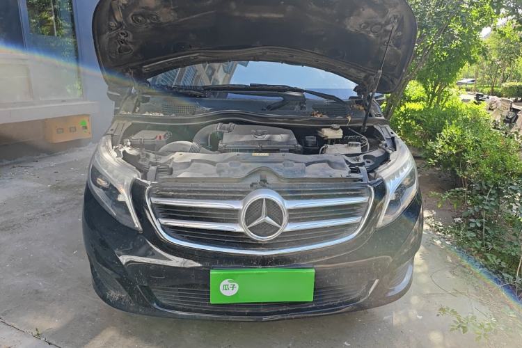 Used Mercedes-Benz V-Class 2016 V 260 Avantgarde Edition Engine Bay