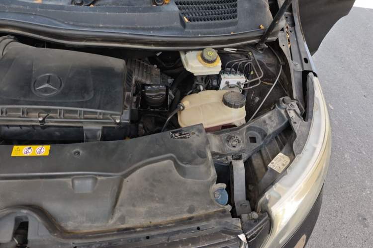 Used Mercedes-Benz V-Class 2016 V 260 Prestige Edition Engine Bay Left