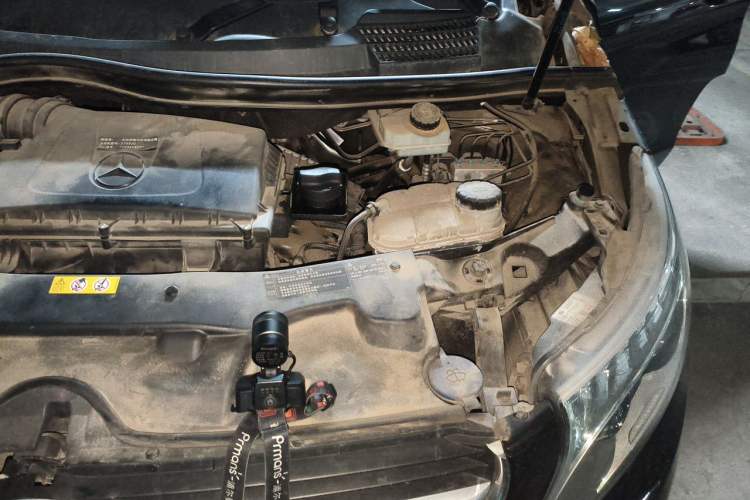 Used Mercedes-Benz V-Class 2016 V 260 Avantgarde Edition Engine Bay Left