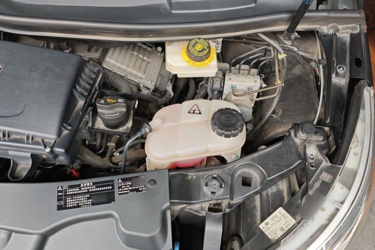 Used Mercedes-Benz V-Class 2016 V 260 Avantgarde Edition Engine Bay Left
