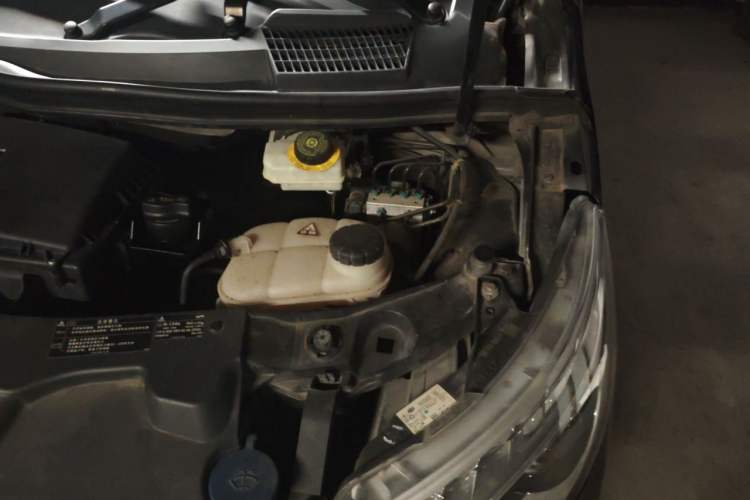 Used Mercedes-Benz V-Class 2016 V 260 Prestige Edition Engine Bay Left