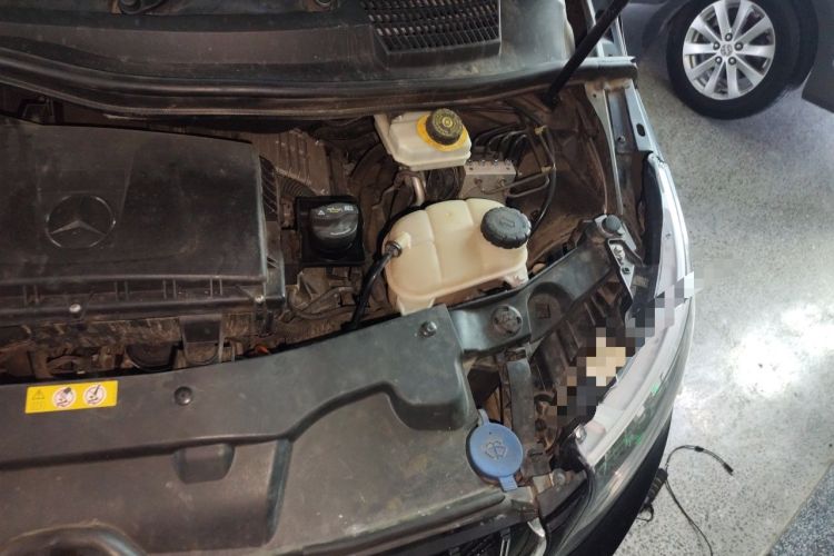 Used Mercedes-Benz V-Class 2016 V 260 L Prestige Extended Edition Engine Bay Left