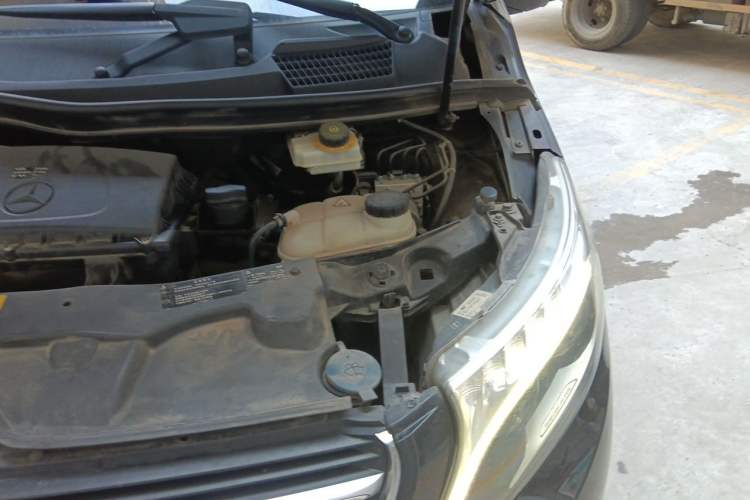 Used Mercedes-Benz V-Class 2016 V 260 L Prestige Extended Edition Engine Bay Left