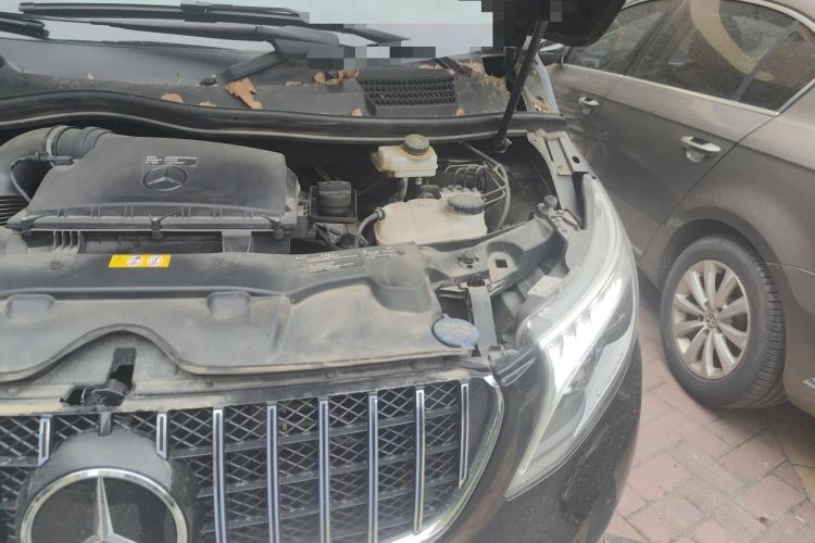 Used Mercedes-Benz V-Class 2016 V 260 Avantgarde Edition Engine Bay Left
