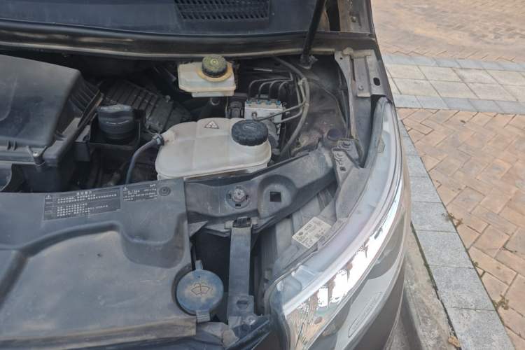 Used Mercedes-Benz V-Class 2016 V 260 Prestige Edition Engine Bay Left