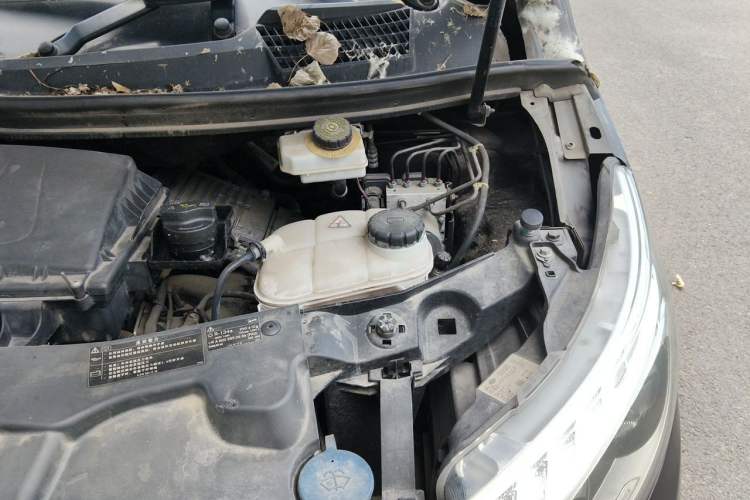 Used Mercedes-Benz V-Class 2016 V 260 Avantgarde Edition Engine Bay Left