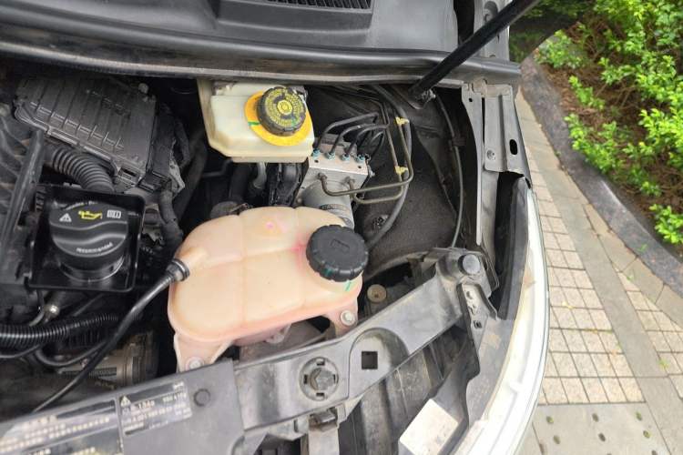 Used Mercedes-Benz V-Class 2016 V 260 Prestige Edition Engine Bay Left