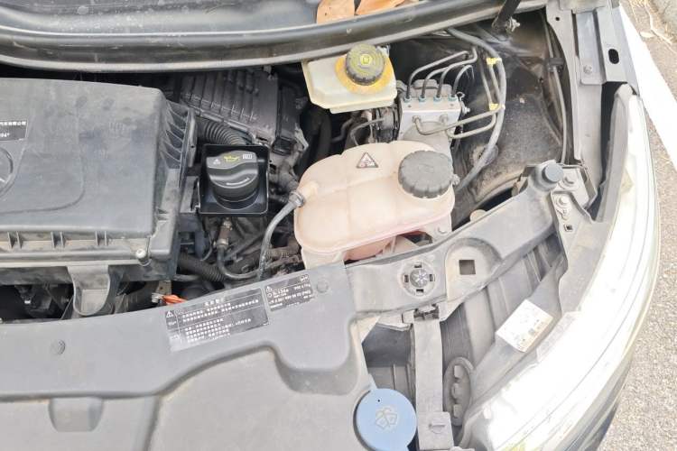 Used Mercedes-Benz V-Class 2016 V 260 Prestige Edition Engine Bay Left