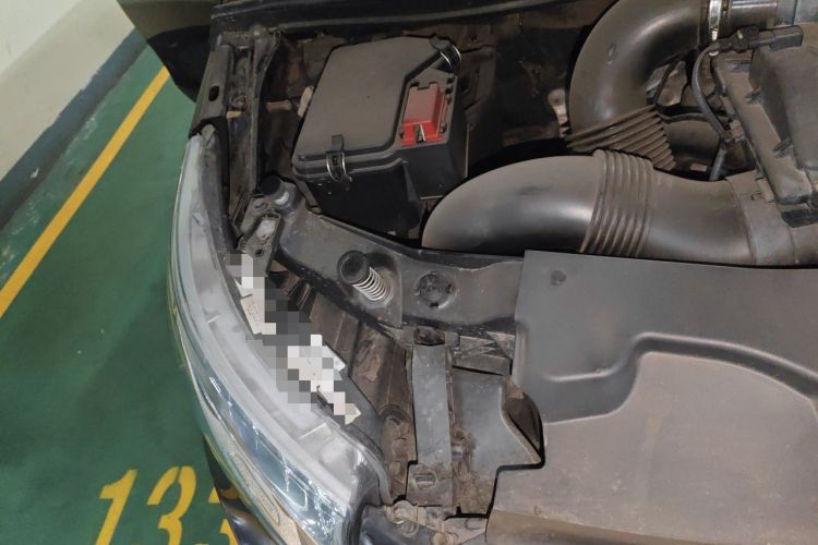 Used Mercedes-Benz V-Class 2016 V 260 Avantgarde Edition Engine Bay Right