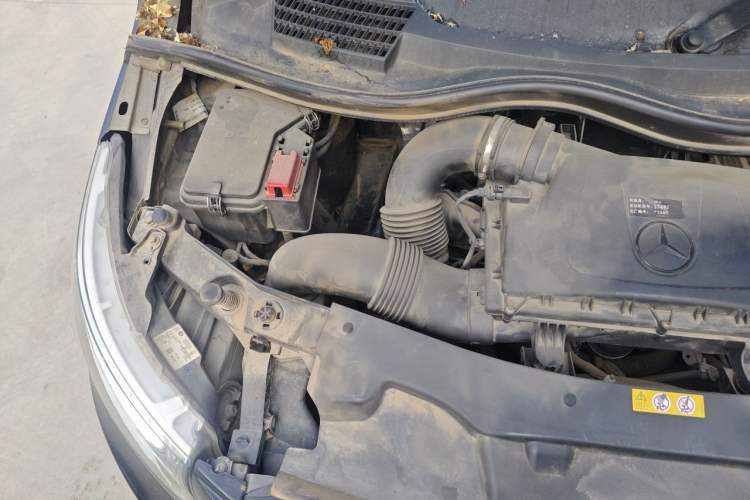 Used Mercedes-Benz V-Class 2016 V 260 Avantgarde Edition Engine Bay Right