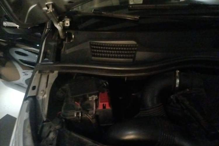 Used Mercedes-Benz V-Class 2016 V 260 Avantgarde Edition Engine Bay Right