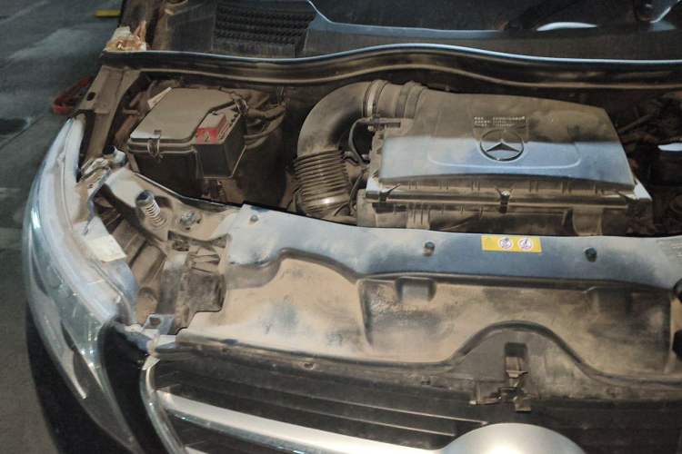 Used Mercedes-Benz V-Class 2016 V 260 Avantgarde Edition Engine Bay Right