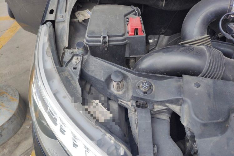 Used Mercedes-Benz V-Class 2016 V 260 Prestige Edition Engine Bay Right