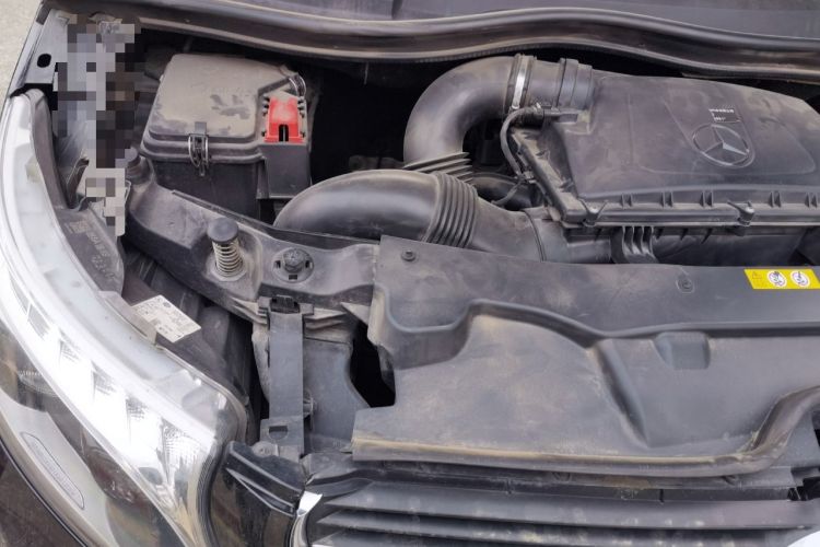 Used Mercedes-Benz V-Class 2016 V 260 Avantgarde Edition Engine Bay Right