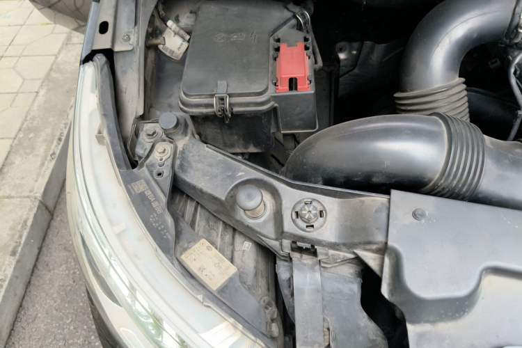 Used Mercedes-Benz V-Class 2016 V 260 L Prestige Extended Edition Engine Bay Right
