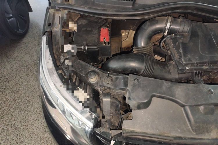 Used Mercedes-Benz V-Class 2016 V 260 L Prestige Extended Edition Engine Bay Right