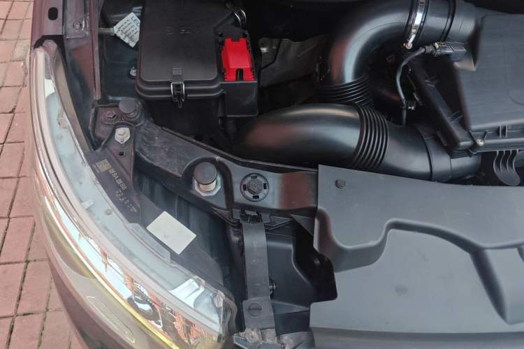 Used Mercedes-Benz V-Class 2016 V 260 Avantgarde Edition Engine Bay Right