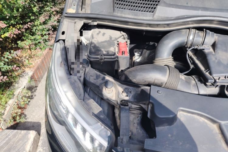Used Mercedes-Benz V-Class 2016 V 260 L Prestige Extended Edition Engine Bay Right