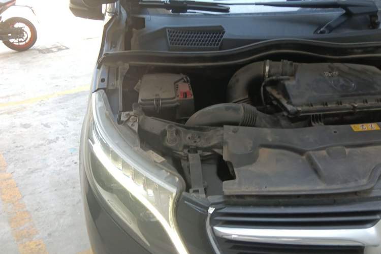 Used Mercedes-Benz V-Class 2016 V 260 L Prestige Extended Edition Engine Bay Right