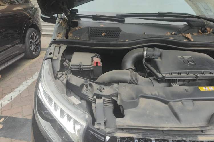 Used Mercedes-Benz V-Class 2016 V 260 Avantgarde Edition Engine Bay Right