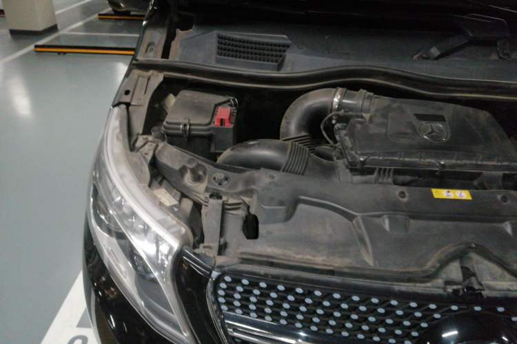 Used Mercedes-Benz V-Class 2016 V 260 L Prestige Extended Edition Engine Bay Right