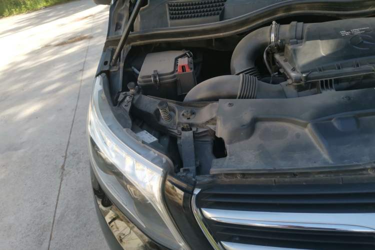 Used Mercedes-Benz V-Class 2016 V 260 L Prestige Extended Edition Engine Bay Right