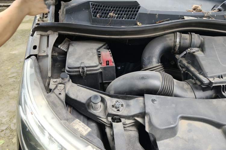 Used Mercedes-Benz V-Class 2016 V 260 Avantgarde Edition Engine Bay Right