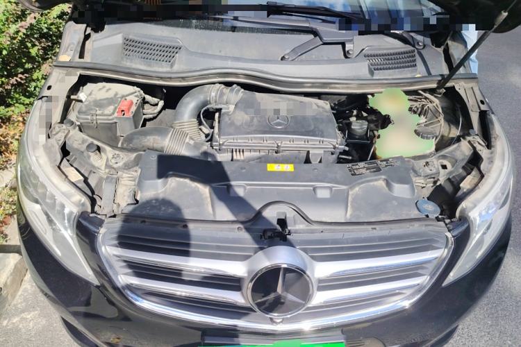 Used Mercedes-Benz V-Class 2016 V 260 L Prestige Extended Edition Engine Bay