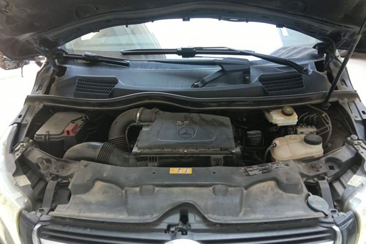 Used Mercedes-Benz V-Class 2016 V 260 L Prestige Extended Edition Engine Bay