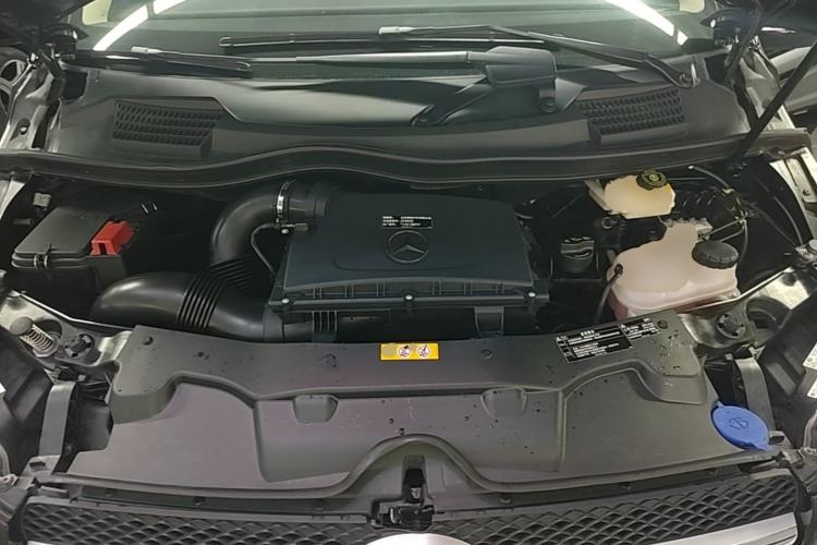 Used Mercedes-Benz V-Class 2016 V 260 Avantgarde Edition Engine Bay
