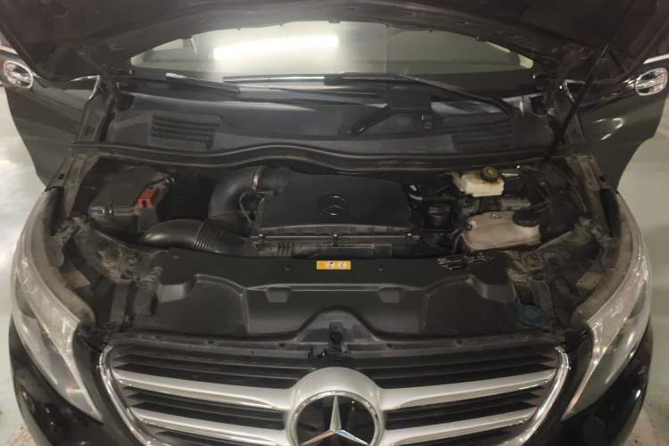 Used Mercedes-Benz V-Class 2016 V 260 Prestige Edition Engine Bay