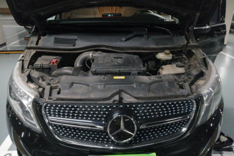 Used Mercedes-Benz V-Class 2016 V 260 L Prestige Extended Edition Engine Bay