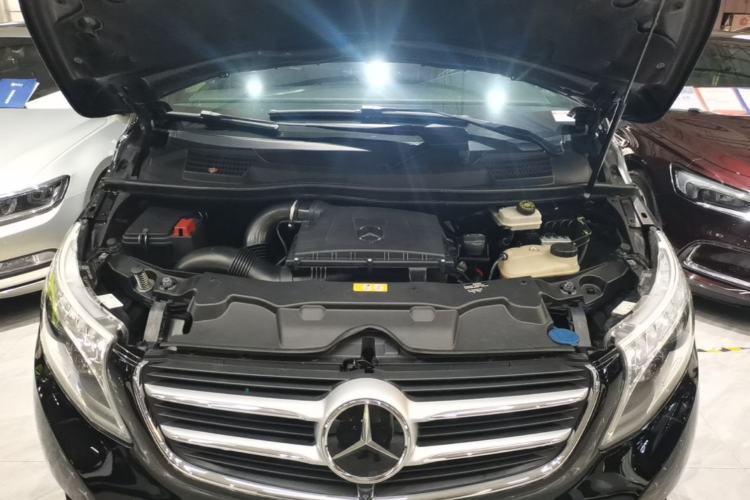 Used Mercedes-Benz V-Class 2016 V 260 L Prestige Extended Edition Engine Bay